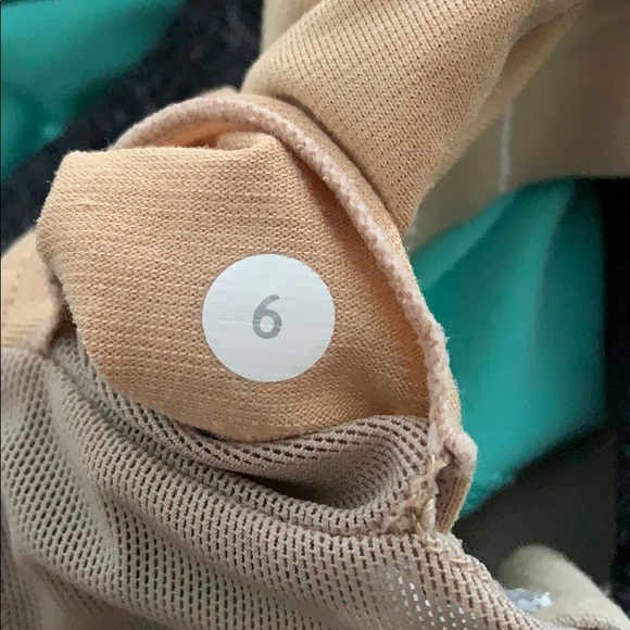 Lululemon Racerback Size 6 - Picture 7 of 8